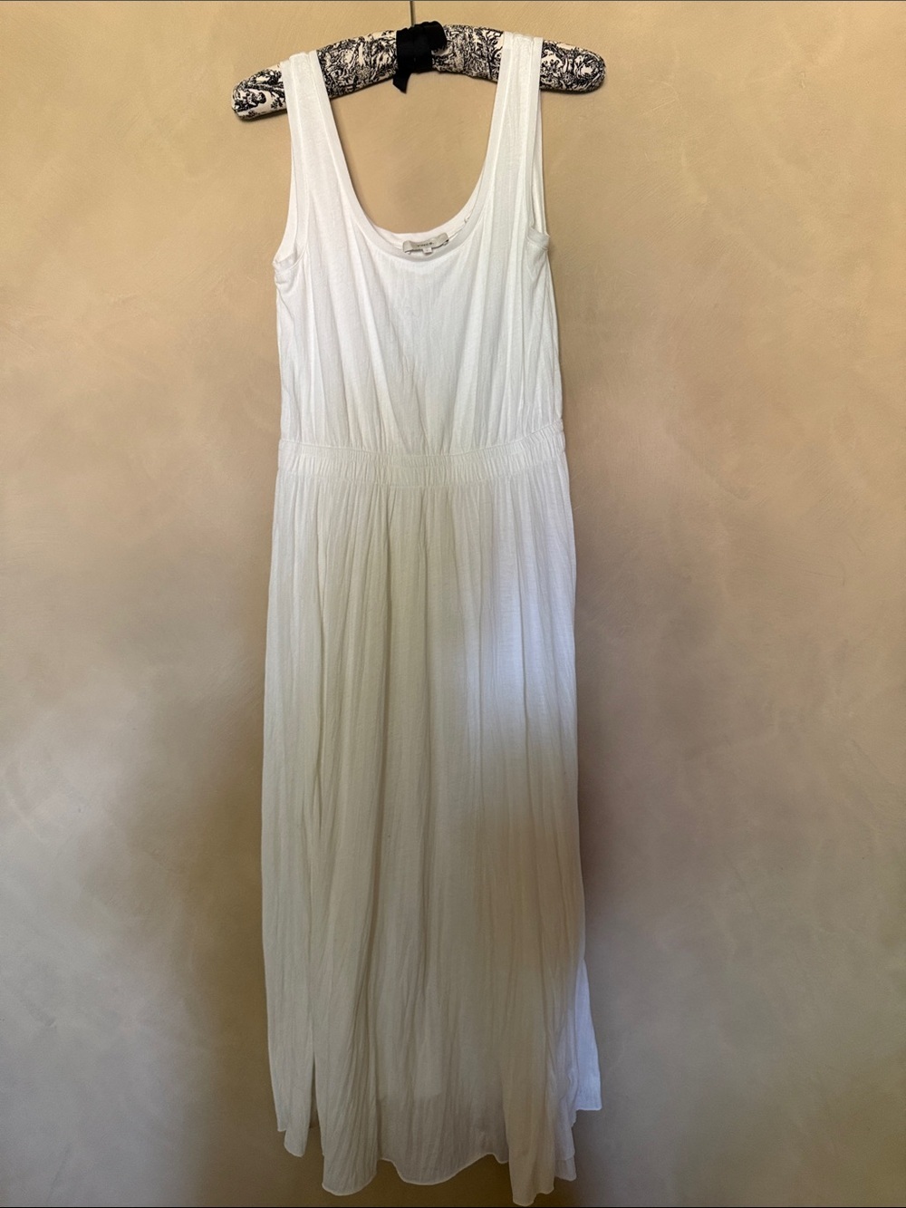 VINCE WHITE SLEEVELESS  MAXI DRESS size Small